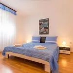 Comfortable With Terrace And Garden *