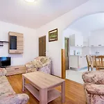 Comfortable With Terrace And Garden * Μεντουλίν