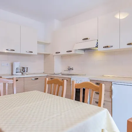 Comfortable With Terrace And Garden Apartman Medulin