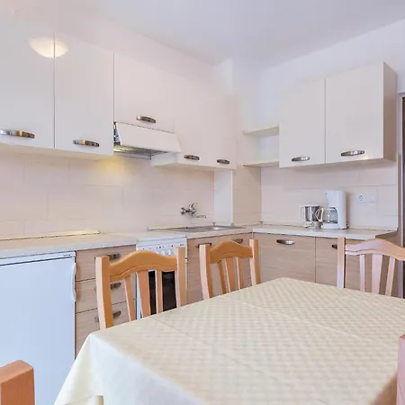 Apartman Comfortable With Terrace And Garden *