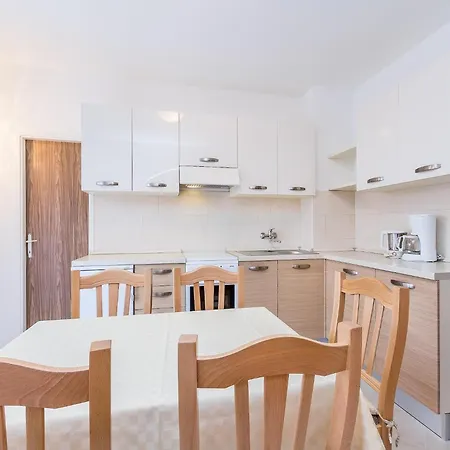 Apartman Comfortable With Terrace And Garden *