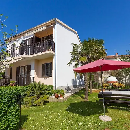Comfortable With Terrace And Garden