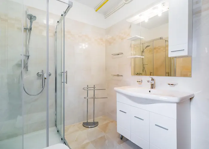 Comfortable With Terrace And Garden *