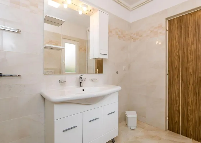 Apartman Comfortable With Terrace And Garden