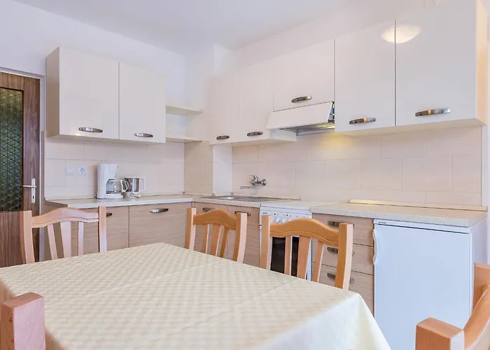 Comfortable With Terrace And Garden Apartman Medulin