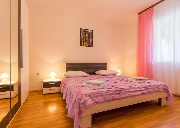 Comfortable With Terrace And Garden