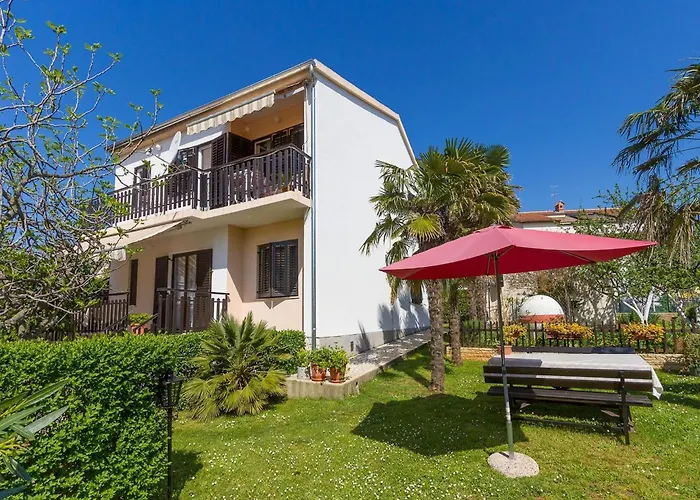 Comfortable With Terrace And Garden