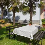 Apartmán Comfortable With Terrace And Garden Medulin