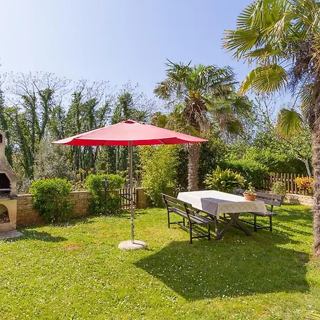 Comfortable With Terrace And Garden *