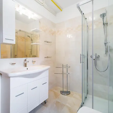 Comfortable With Terrace And Garden Apartment Medulin